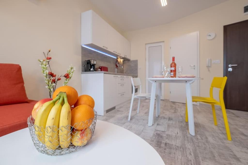 Bright & Chic Parkside Apartment София Экстерьер фото